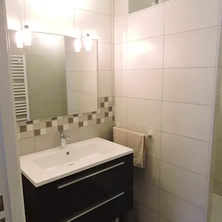 Rue Louis Blanc Apartment